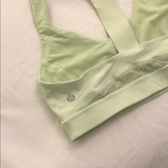 Lululemon bundle - headband and sports bra - Picture 2 of 3